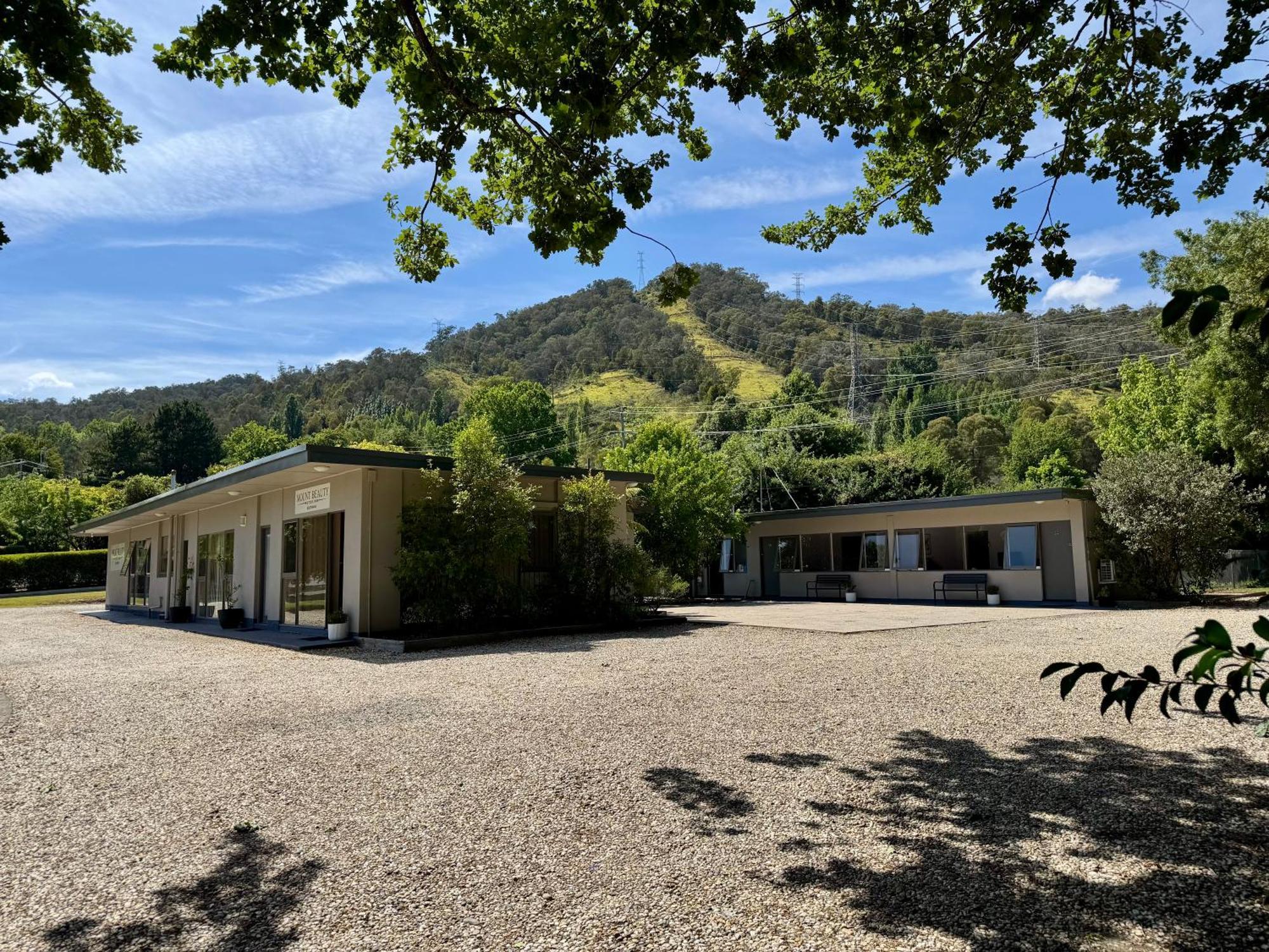 Mount Beauty Motor Inn Exterior photo